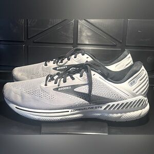 Brooks Shoes Mens Size 13 D Adrenaline GTS 22 Sneaker Gray Mesh